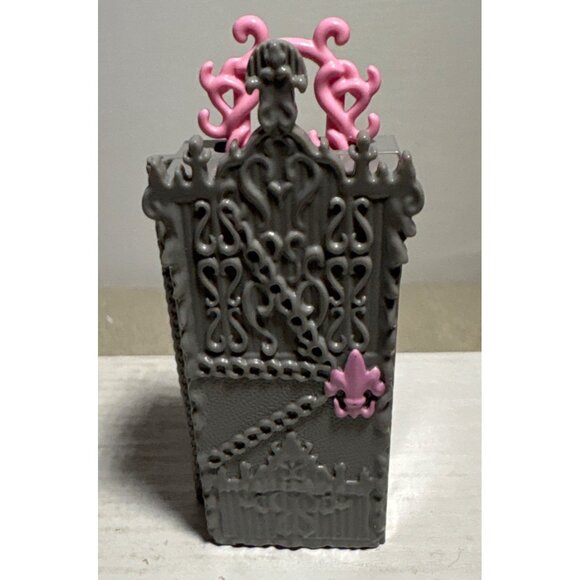 Monster High Luggage Scaris City Of Frights Skelita Calaveras Rochelle Goyle - Picture 2 of 13